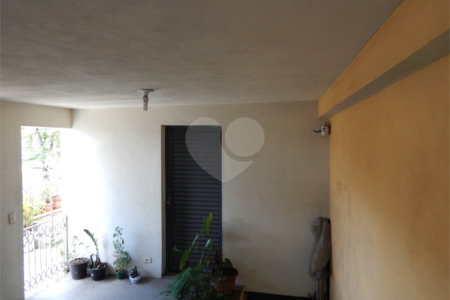 Sobrado à venda com 3 quartos, sendo 1 suíte,  em Parque Maria Domitila, São Paulo, SP
