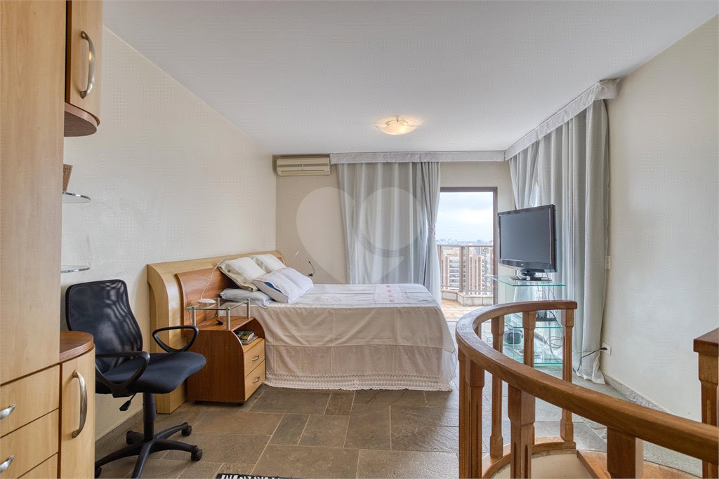 Cobertura à venda com 4 quartos, sendo 1 suíte,  em Vila Clementino, São Paulo, SP