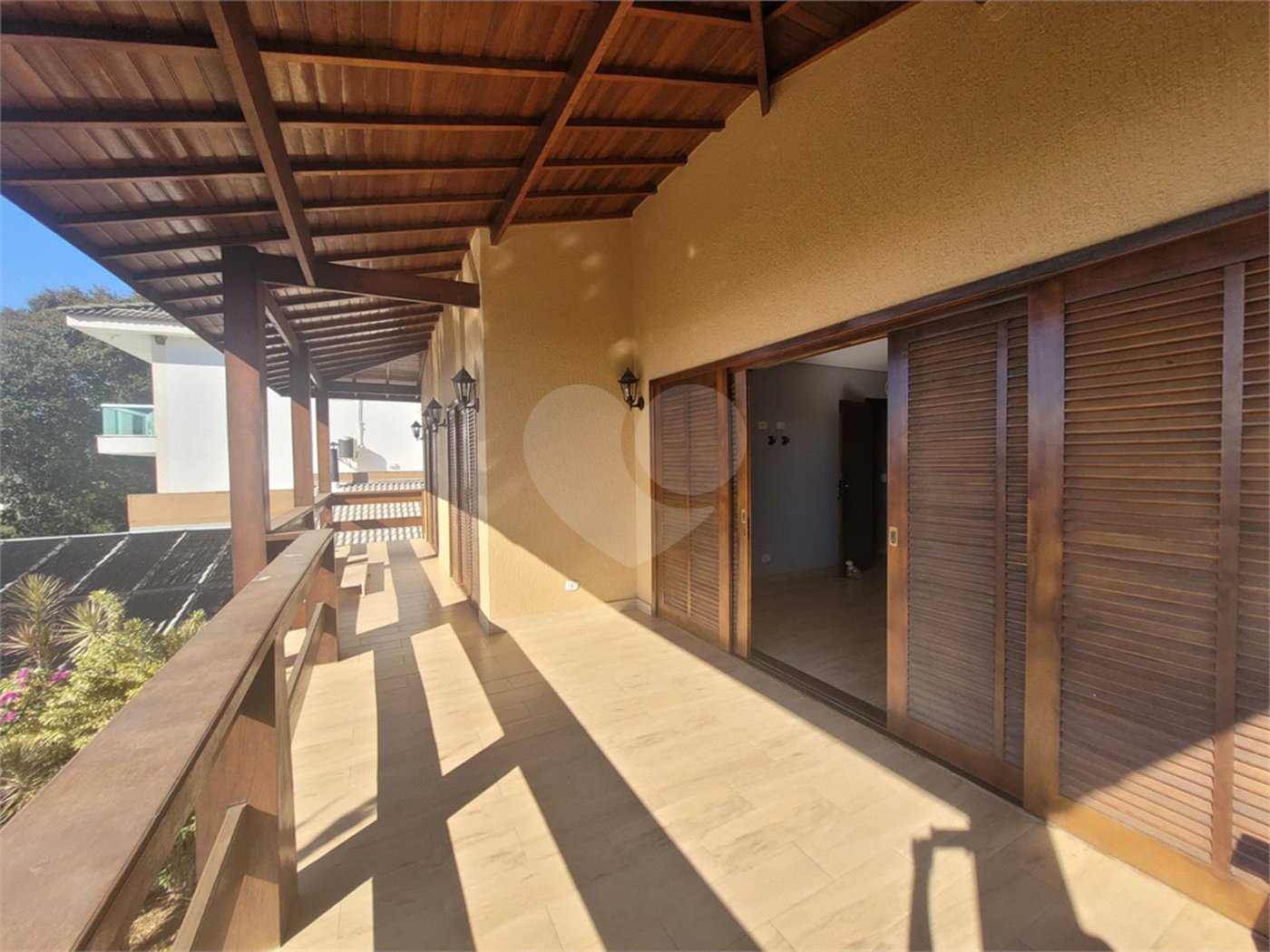 Casa para alugar com 5 quartos, sendo 2 suítes,  no condomínio Alpes de Caieiras, Caieiras - SP