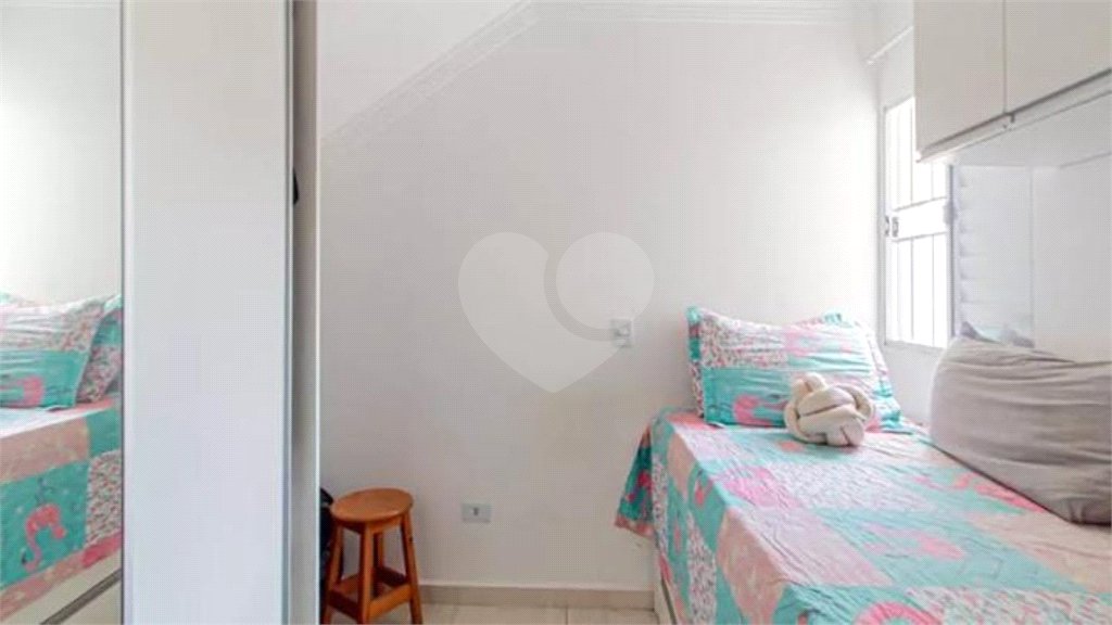 Casa à venda com 2 suítes no condomínio Residencial Flor de Lis, São Paulo - SP