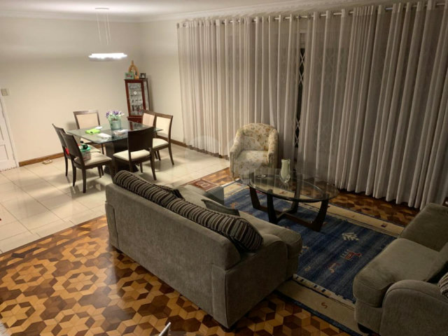 Casa à venda com 3 quartos, sendo 1 suíte,  em Interlagos, São Paulo, SP