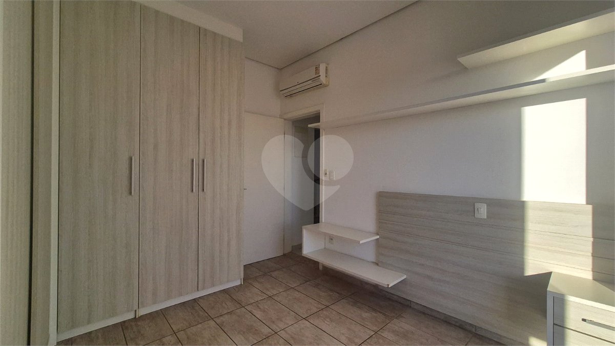 Casa à venda com 3 quartos, sendo 1 suíte, no condomínio Lago da Serra, Araçoiaba da Serra - SP