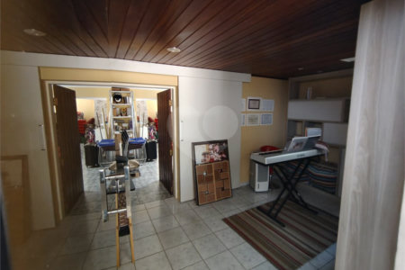 Casa à venda com 2 quartos, sendo 1 suíte, em Vila Santa Terezinha, Várzea Paulista, SP