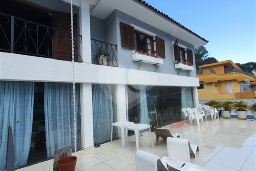 Sobrado à venda com 5 quartos, sendo 3 suítes, em Tremembé, São Paulo, SP
