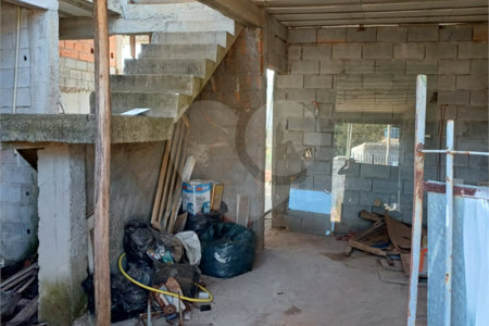 Casa à venda com 2 suítes no condomínio Ricieri, Mogi das Cruzes - SP