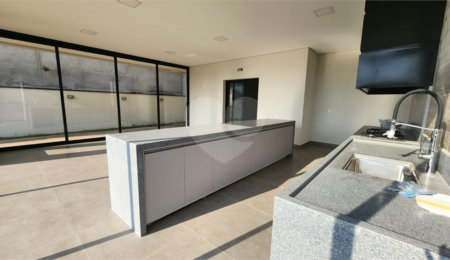Casa à venda com 3 suítes no condomínio Santa Isabel I, Louveira - SP
