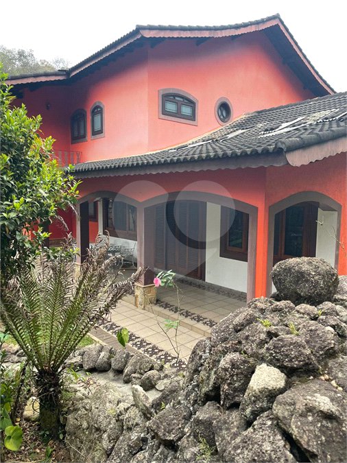 Casa à venda ou para alugar com 4 suítes no condomínio Alpes da Cantareira, Mairiporã - SP