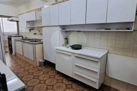 Apartamento à venda com 3 quartos, sendo 1 suíte, em MOEMA, São Paulo, SP