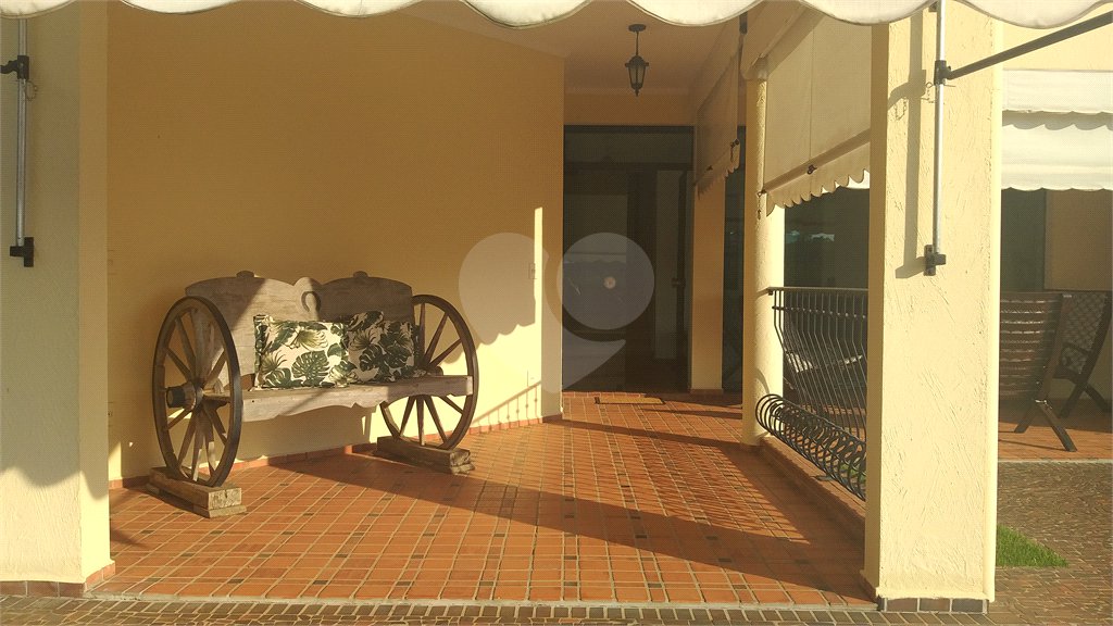 Casa à venda com 5 quartos, sendo 2 suítes, no condomínio Vinhas da Vista Alegre - Lado Sede, Vinhedo - SP
