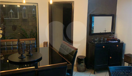 Sobrado à venda com 2 quartos no Centro, Três Lagoas, MS