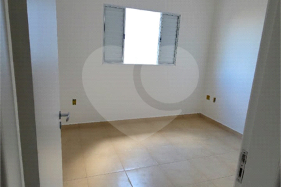 Sobrado à venda com 2 quartos em Guaianazes, São Paulo, SP