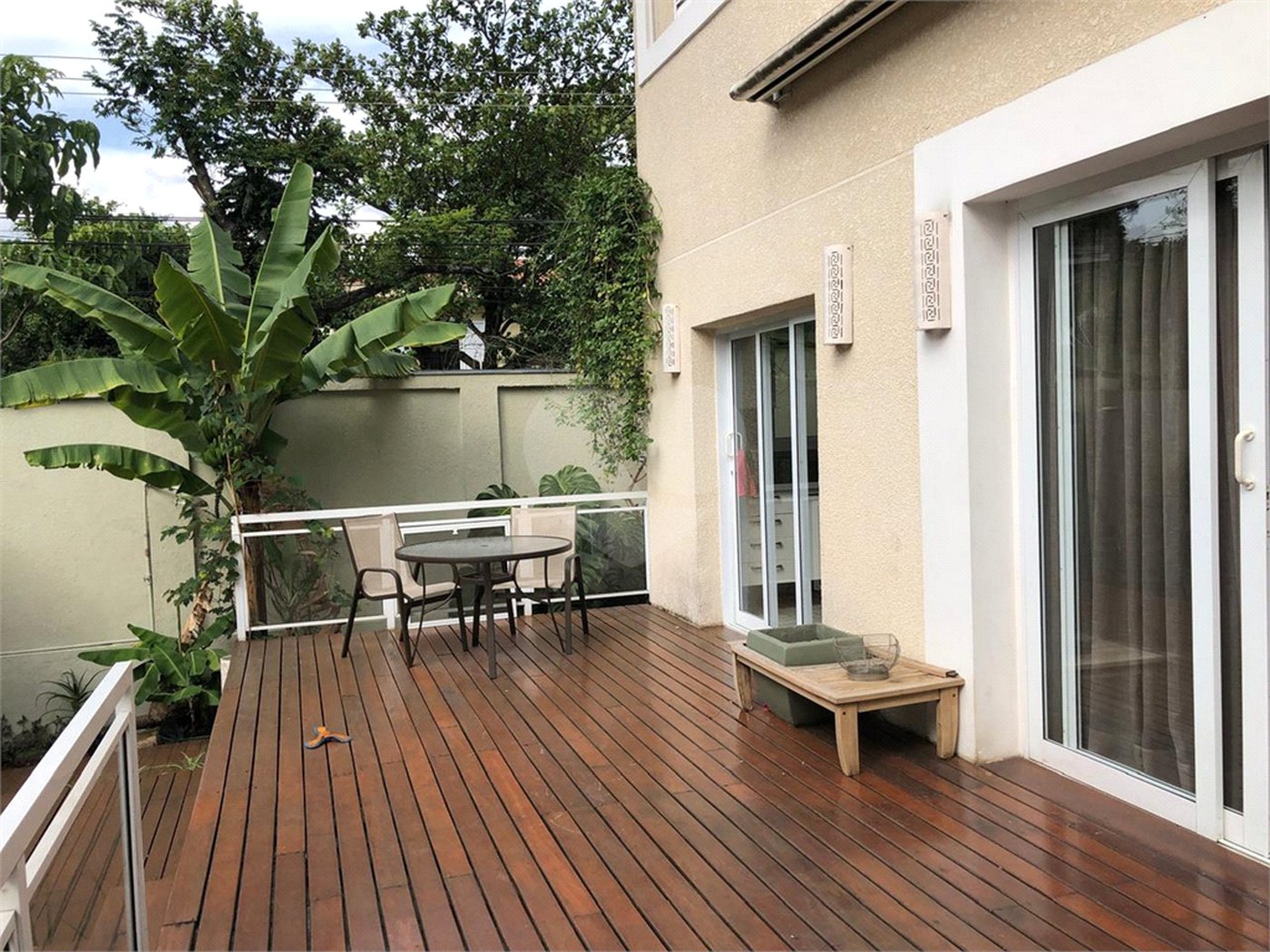 Sobrado à venda com 4 quartos, sendo 1 suíte, em Jardim Novo Mundo, São Paulo, SP