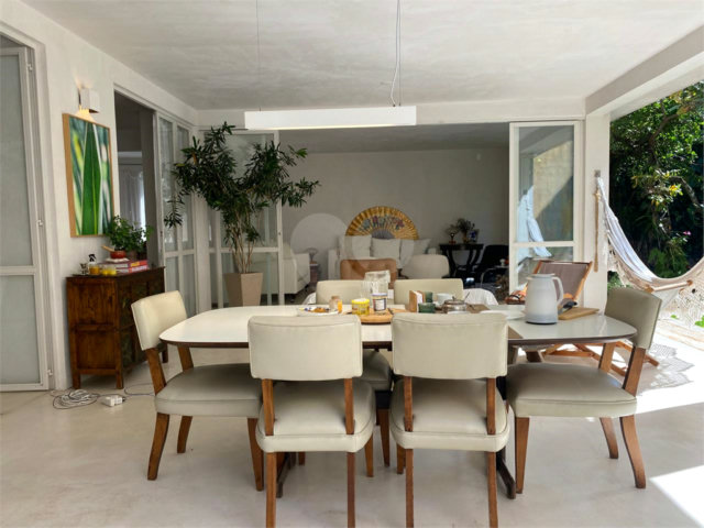 Casa à venda com 4 quartos, sendo 3 suítes,  em Vila Madalena, São Paulo, SP