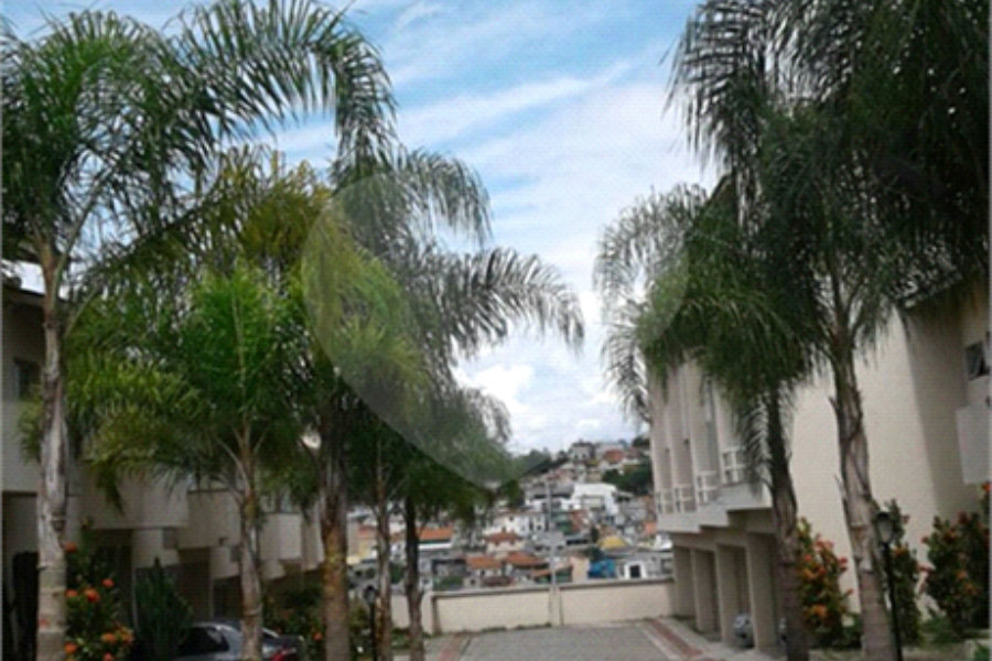 Casa à venda com 3 quartos, sendo 1 suíte,  no condomínio Village St. Louis, São Paulo - SP