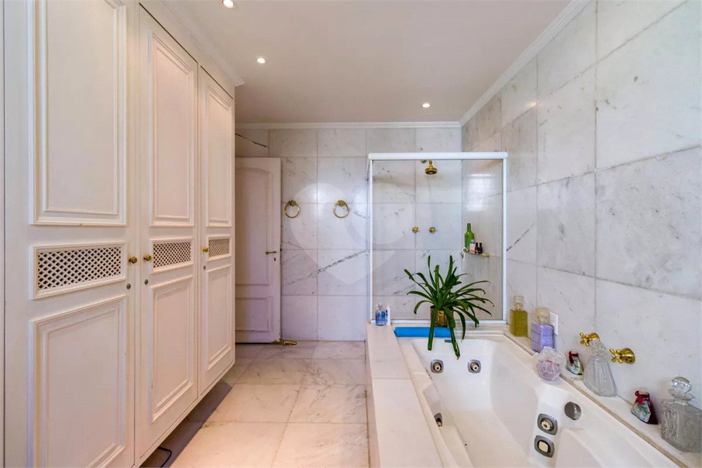 Apartamento à venda com 4 quartos, sendo 2 suítes, em Real Parque, São Paulo, SP