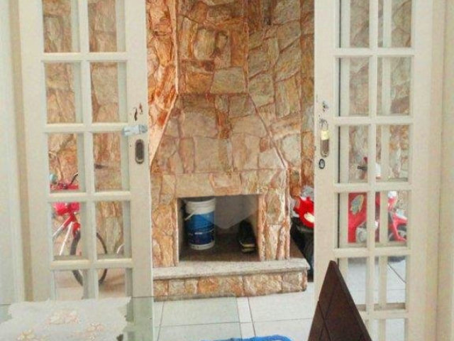 Casa Térrea à venda com 3 quartos, sendo 1 suíte,  em Vila Galvão, Guarulhos, SP