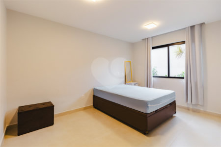 Casa à venda com 3 quartos, sendo 2 suítes, em Caravelas, Armação dos Búzios, RJ