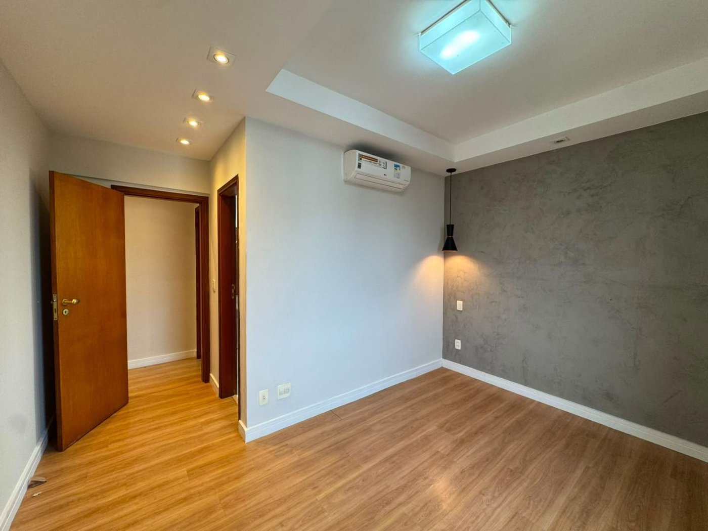 Apartamento com 3 dormitórios à venda, 103 m² por R$ 765.000,00 - Embaré - Santos/SP