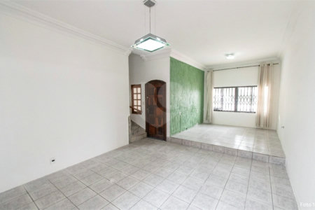 Casa à venda com 3 quartos, sendo 1 suíte,  em Vila Mariana, São Paulo, SP