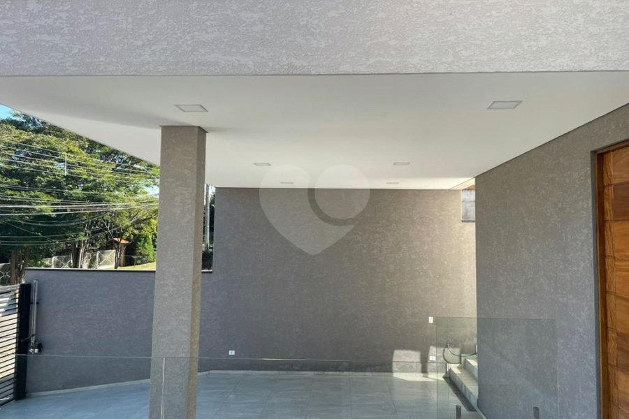 Casa à venda com 3 suítes em Parque Arco Iris, Atibaia, SP