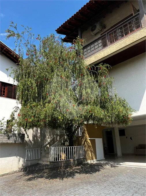 Sobrado amplo e completo na Vila Oliveira – Mogi das Cruzes