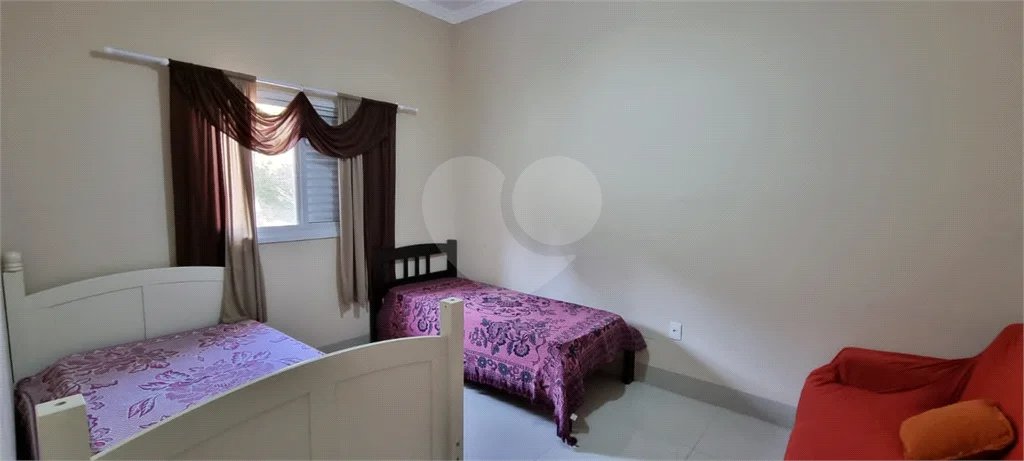 Casa à venda com 3 quartos, sendo 1 suíte, no condomínio Chácaras do Lago, Vinhedo - SP