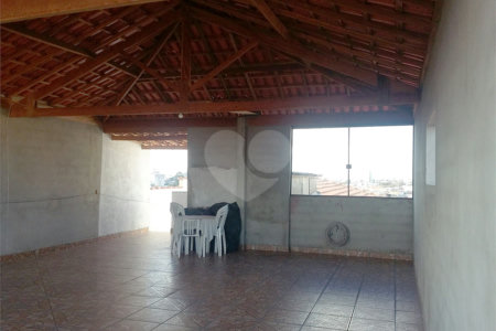 Sobrado à venda com 3 quartos em Jardim Macedônia, São Paulo, SP