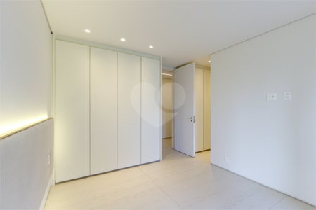 Apartamento à venda com 4 suítes em Moema, São Paulo, SP