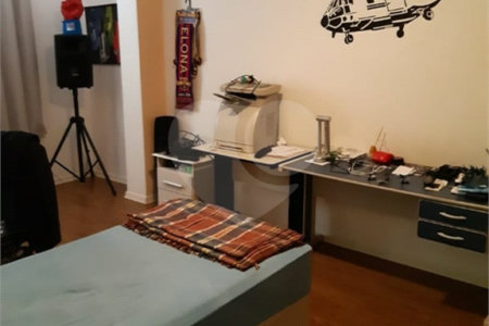 Sobrado à venda com 3 quartos, sendo 2 suítes,  em Vila Paulicéia, São Paulo, SP