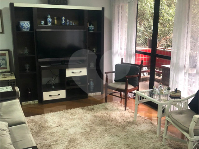 Apartamento à venda com 3 quartos, sendo 1 suíte,  em Saúde, São Paulo, SP