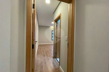 Casa à venda com 3 quartos, sendo 1 suíte, no condomínio Horto Florestal Villagio, Sorocaba - SP