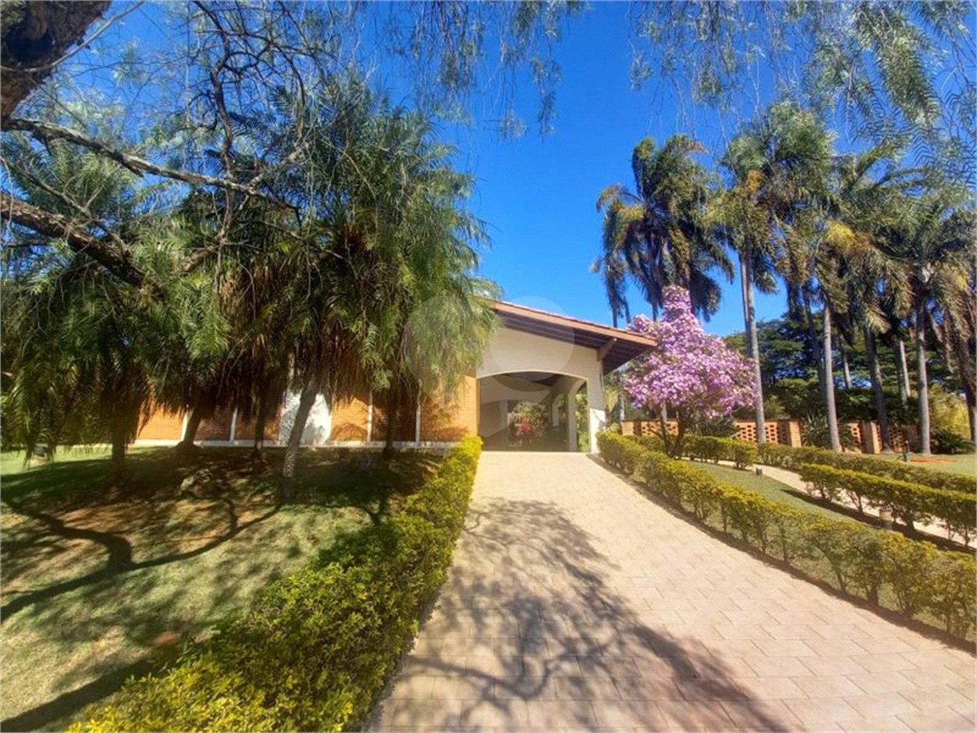 Casa à venda com 5 quartos, sendo 2 suítes, no condomínio Estância Marambaia, Vinhedo - SP