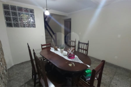Sobrado à venda com 7 quartos, sendo 2 suítes, em Jardim Marajoara, São Paulo, SP