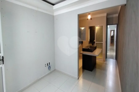 Casa à venda com 3 quartos, sendo 1 suíte, no condomínio Rio das Pedras, Salto - SP