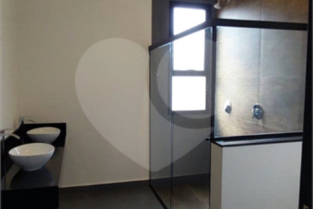 Casa à venda com 4 suítes no condomínio Figueira Garden, Atibaia - SP