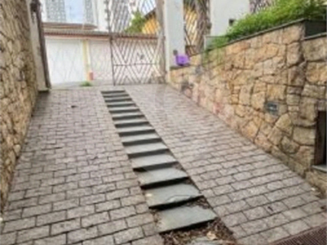 Sobrado à venda com 3 quartos, sendo 2 suítes,  em Vila Rosalia, Guarulhos, SP