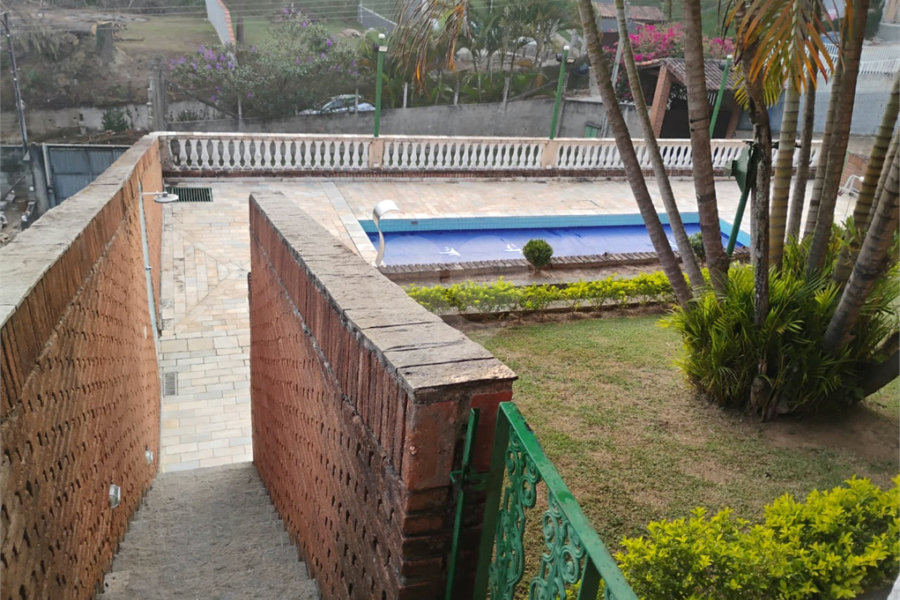 Casa à venda com 4 quartos em Barreiro, Mairiporã, SP