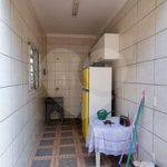 Casa à venda com 3 quartos, sendo 1 suíte, no condomínio Chácaras do Lago, Vinhedo - SP
