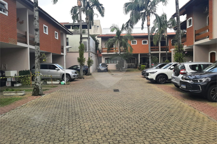 Casa à venda com 3 quartos, sendo 1 suíte, no condomínio Cantareira Park, São Paulo - SP