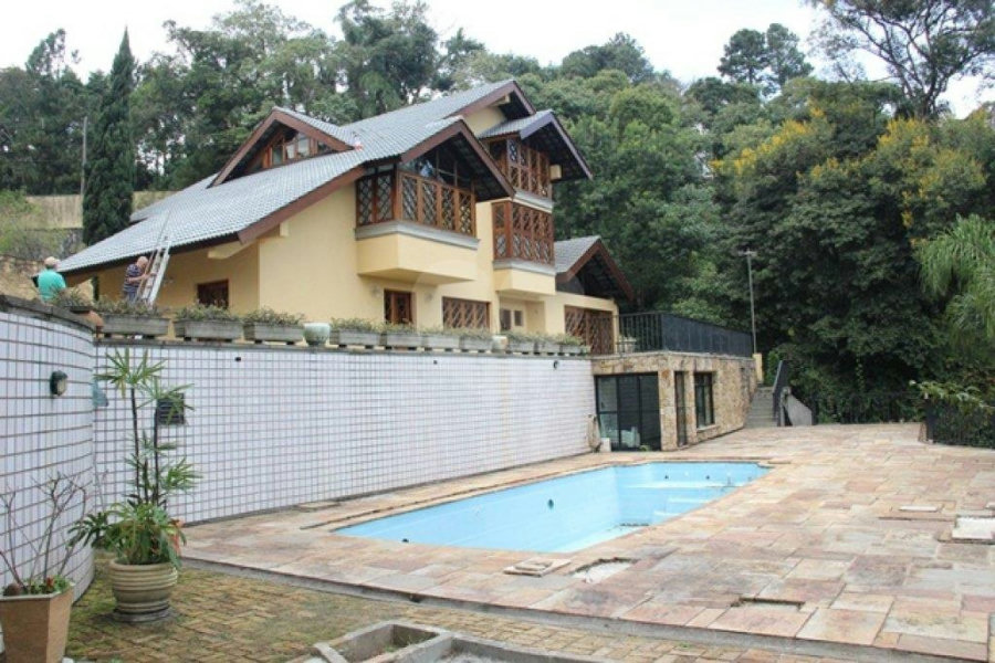 Sobrado à venda com 7 quartos, sendo 5 suítes, no Centro, Mairiporã, SP