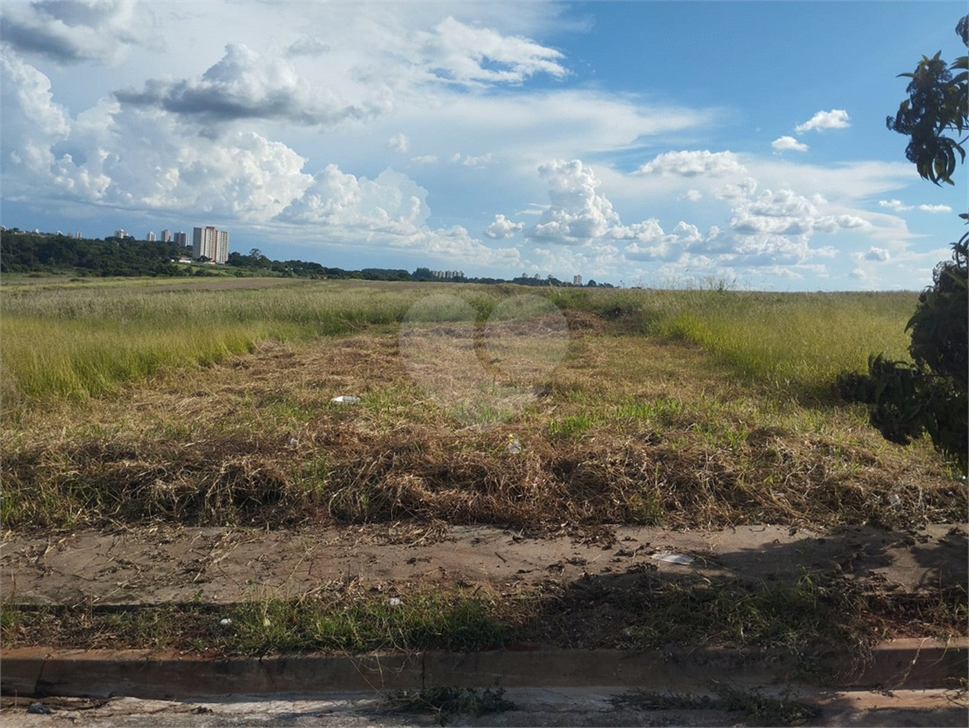 Terreno à venda em Residencial Vista do Horto, Araraquara, SP