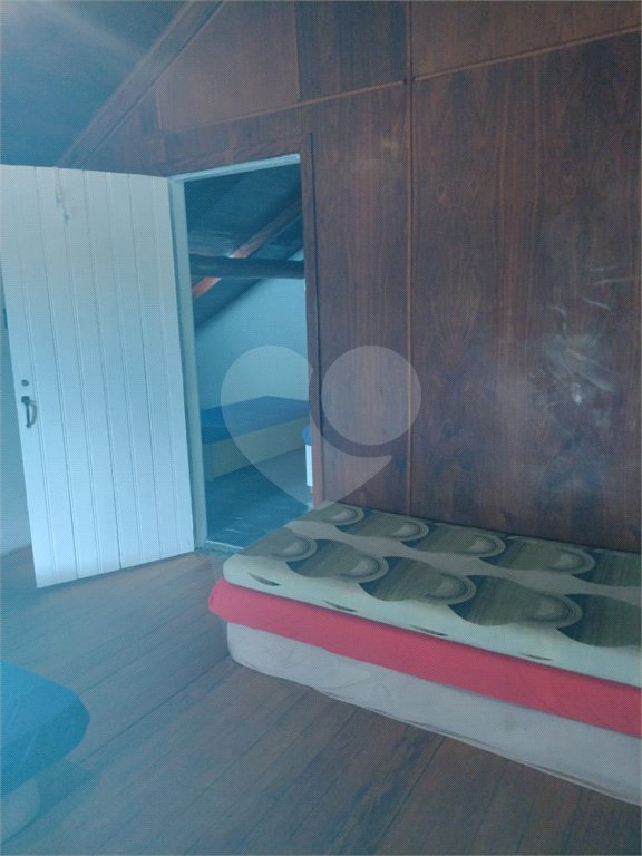 Casa à venda com 4 quartos, sendo 2 suítes,  no condomínio Cinco Lagos, Mairiporã - SP