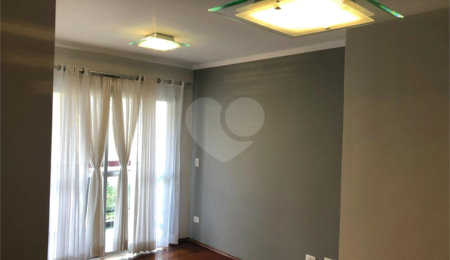 Apartamento à venda com 2 quartos, sendo 1 suíte,  em Vila Olímpia, São Paulo, SP