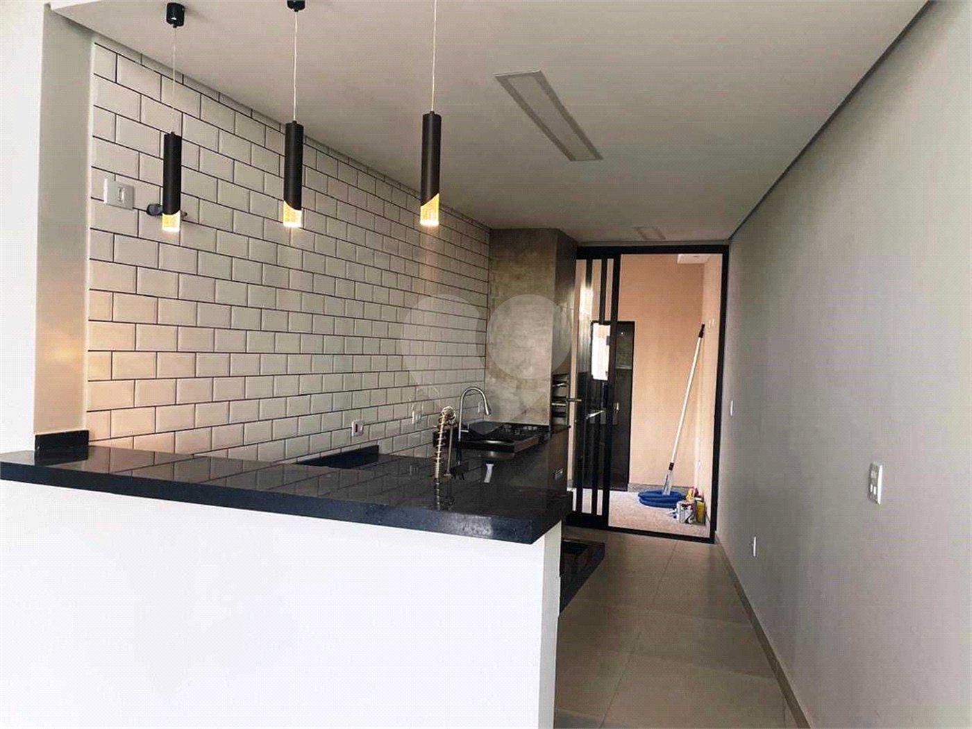 Casa à venda com 3 quartos, sendo 1 suíte, no condomínio Horto Florestal Villagio, Sorocaba - SP