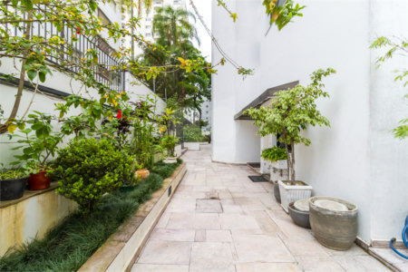 Apartamento à venda com 4 quartos, sendo 1 suíte, em Indianópolis, São Paulo, SP