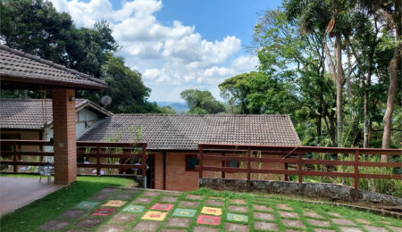 Casa à venda com 3 suítes em Roseira, Mairiporã, SP