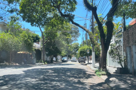 Casa à venda com 4 quartos, sendo 1 suíte, em Jardim das Vertentes, São Paulo, SP