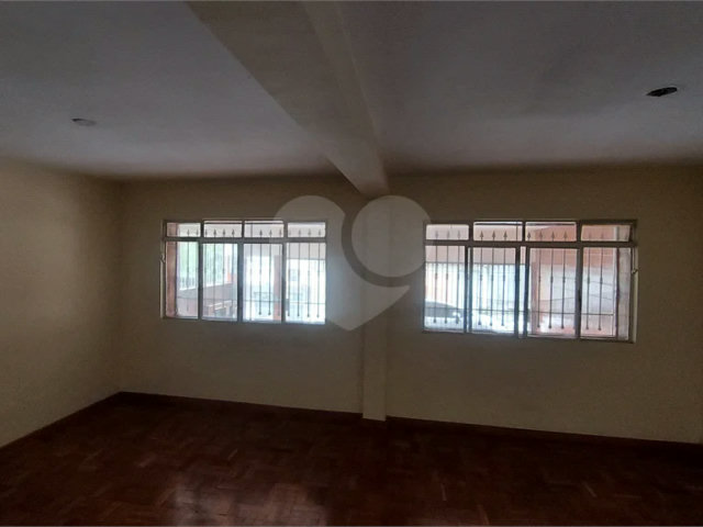 Sobrado à venda com 4 quartos, sendo 1 suíte,  em Vila Guarani, São Paulo, SP