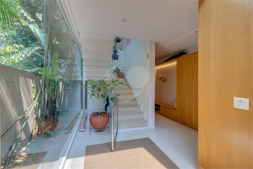 Casa à venda com 3 suítes no condomínio Residencial Canumã, São Paulo - SP