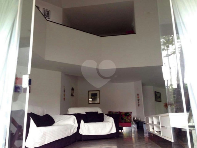 Sobrado à venda com 5 quartos, sendo 2 suítes,  em Butantã, São Paulo, SP
